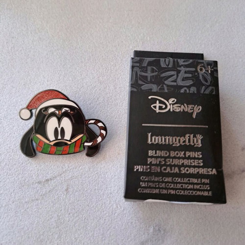 Disney Loungefly Christmas Hot Cocoa Goofy Chaser pin new