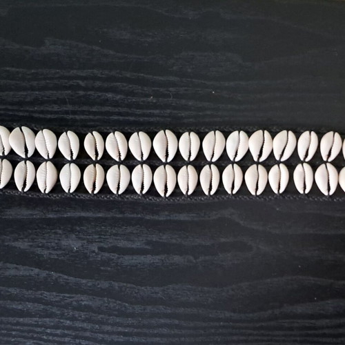 Women’s knitted belt with shells new, length 70 cm