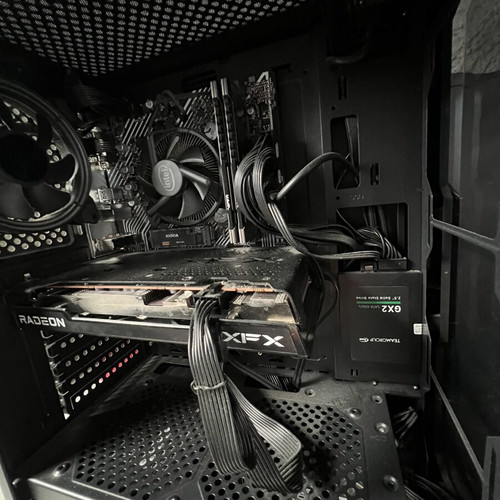 Gaming PC Intel Core i5-11400, AMD Radeon RX 6600 XT, like new