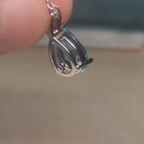 Women's necklace with blue gemstone