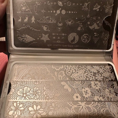 Nail stamps like new, set of 19 with case