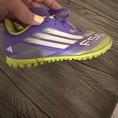 Adidas children's football shoes size 30 used, purple and yellow