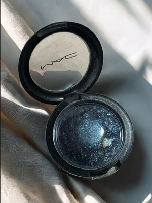 Mac Blue Flame eyeshadow unused