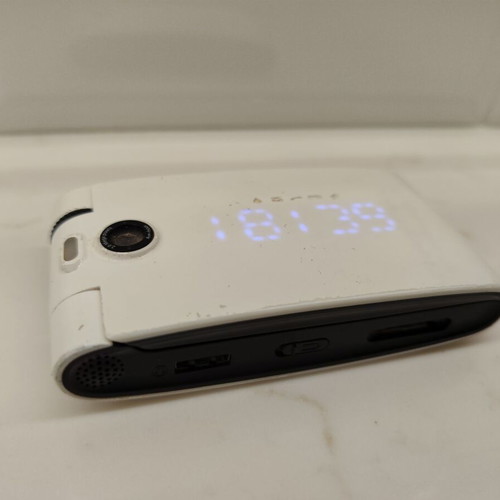 O2 Cocoon vintage clamshell phone with LED display