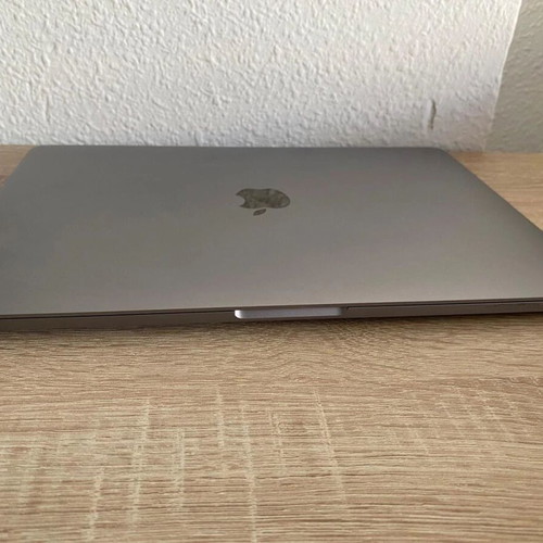 Apple MacBook Pro 13-inch (2017) Space Gray, 16GB RAM, 256GB SSD