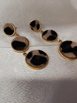 Steel earrings with animal print, new