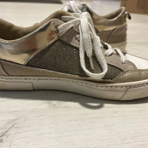 Rococo women's sneaker in good condition, size 39, white and gold