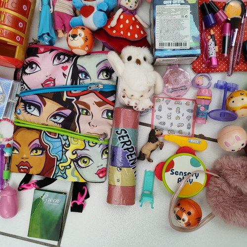 Girls' toys used, plush bags, dolls, parts and accessories set