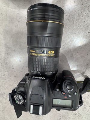 Nikon 24-70 F2.8 lens like new