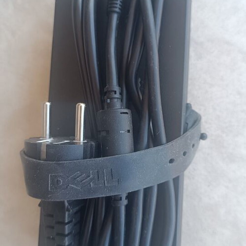 Dell Latitude E5400/E5500 laptop used with charger and carrying bag