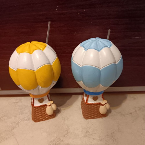 Decorative small hot air balloons set like new