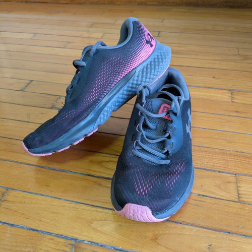 Under Armour Charged Rogue women's athletic shoes size 41 like new, black and pink