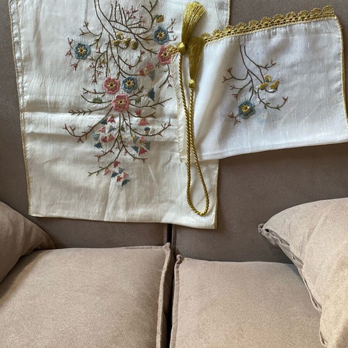 Tsevres with gold thread from Ioannina like new