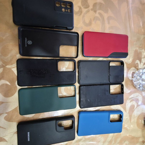 Samsung Galaxy S21 Ultra with S Pen like new, many cases included