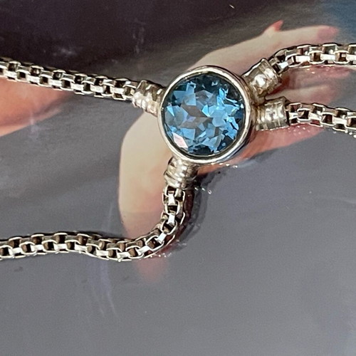 Italian Silver Necklace with Topaz like new, stamped 925, 16 g