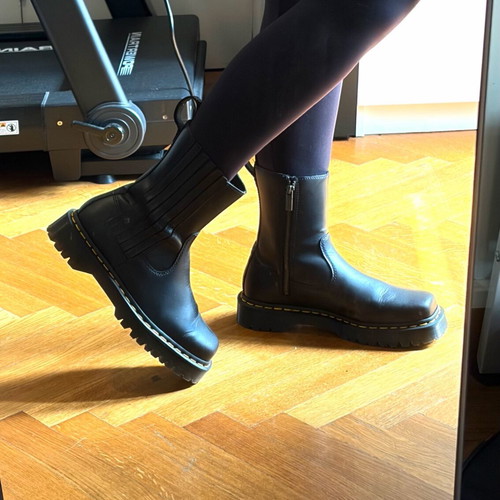 Dr.Martens Amaayah leather ankle boots black size 40 like new