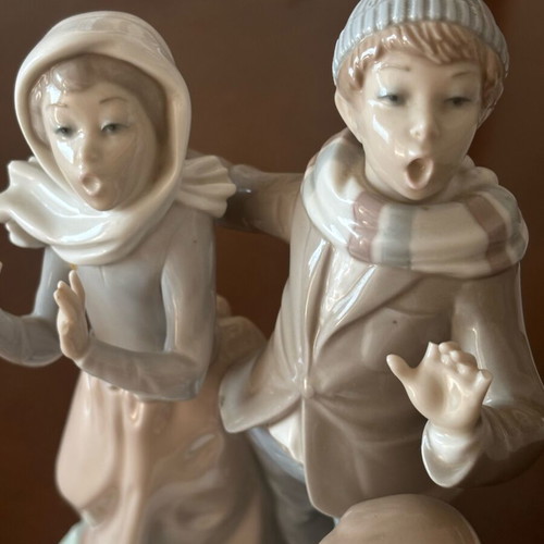Lladró Christmas Carols Porcelain Figurine like new, vintage 1973