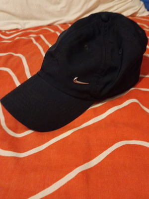 Καπέλο Nike μαύρο σαν καινούργιο, μέγεθος M/L