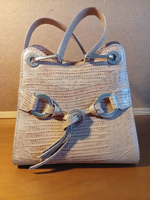 Lancel Paris premium handbag like new, lizard-embossed leather beige
