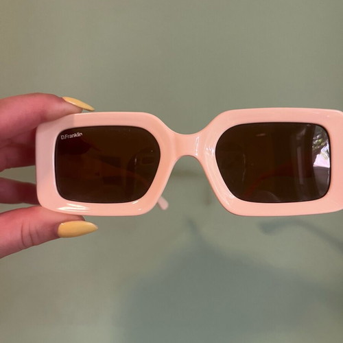 D.Franklin cream sunglasses like new with cases and accessories