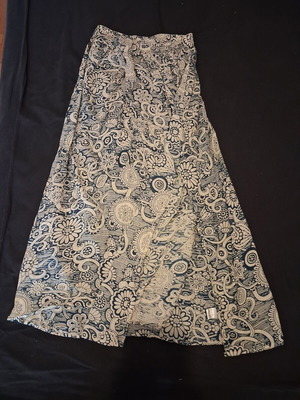 Maxi skirt like new, 100% viscose, beige multicolor, elastic waist