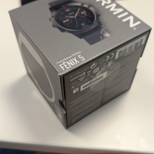 Garmin Fenix 5 smartwatch like new, GPS, water resistant, long battery