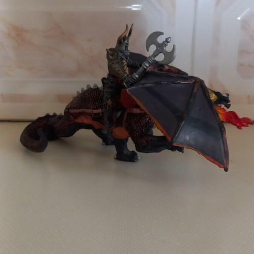 PAPO Collectible Dragon of Darkness Figure with Knight like new