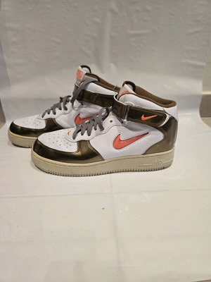 Air Force 1 Mid QS "Ale Brown" sneakers like new, size 43, white
