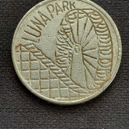 Lunapark coin used