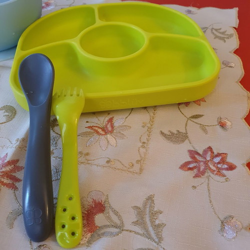 Silicone Baby Feeding Set like new, ideal for solid food introduction