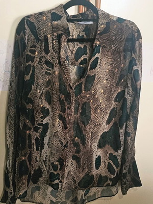Γυναικείο πουκάμισο Toi&Moi σαν καινούργιο με τύπωμα φιδιού και χρυσές λεπτομέρειες