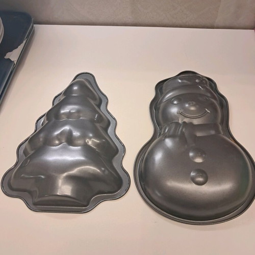Christmas cake molds used, small size