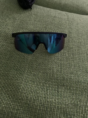 Oakley Resistor sunglasses like new