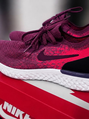Nike Epic React Flyknit Vintage Wine sneakers like new, size 38.5