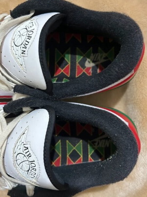 Jordan athletic shoes like new, size 45, black and green