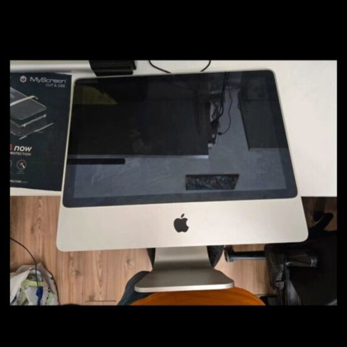 2007 iMac used with 2.4 GHz Intel Core 2 Duo and 1 GB RAM
