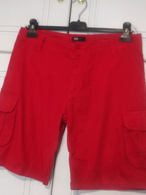 Women's shorts size L like new, red, with side and back pockets