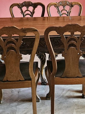 Αντίκα Σετ Τραπεζαρίας Μεταχειρισμένο Με Μεγάλο Τραπέζι Και 6 Καρέκλες