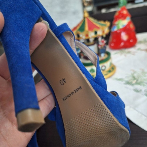 Gift for a while! Leather sandals Stefania