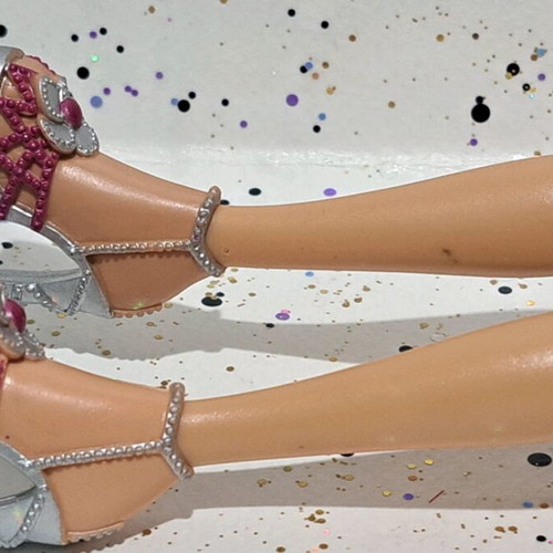 My Scene Hollywood Bling Nia doll used with flaws