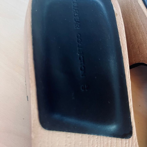 Pull & Bear mules like new, wooden with black strap