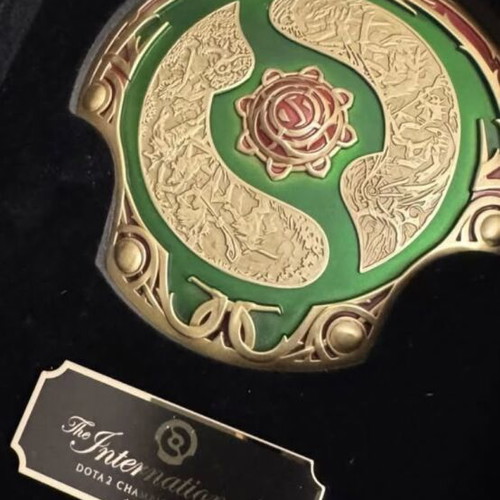 Aegis 2024 Dota 2 collectible like new from the Compendium