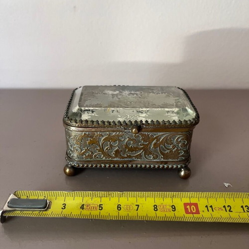 Antique jewelry box used with engraving and bijouterie glass 1920
