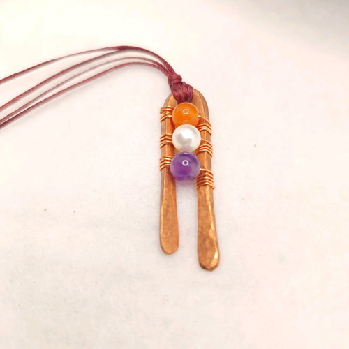 Handmade pendant with semi-precious stones and copper wire