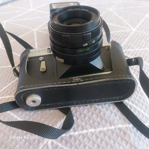 Zenit ET Camera with Helios 44M Lens and Londa Flash like new