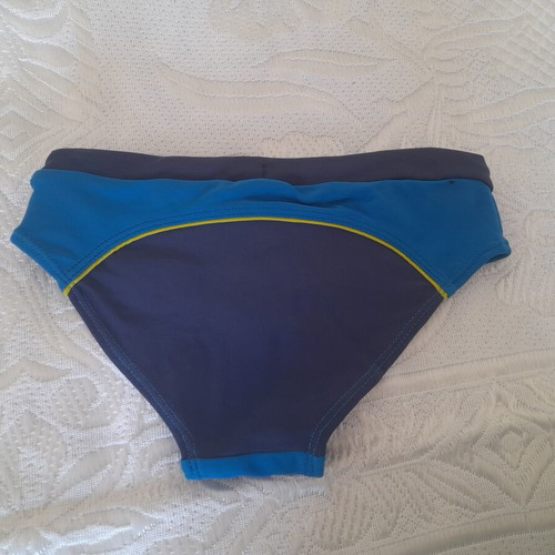 Boys' swimsuit size 4 years like new, blue and turquoise