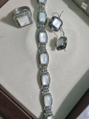Silver 925 jewelry set with mother of pearl and marcasite, like new