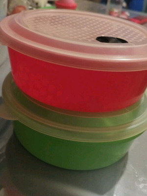 Bowl set of 2 like new