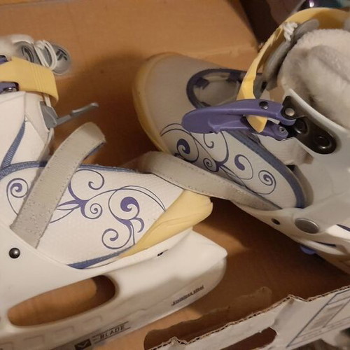 Tecno Pro Flash Jr Girl ice skates like new, kids size 32-35
