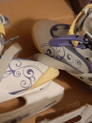 Tecno Pro Flash Jr Girl ice skates like new, kids size 32-35